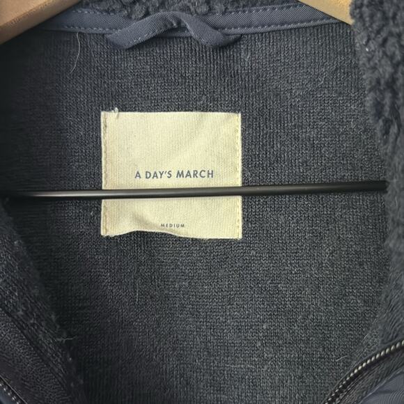A Day's March Arvån Pile Fleece Vest Navy medium - Picture 5 of 8